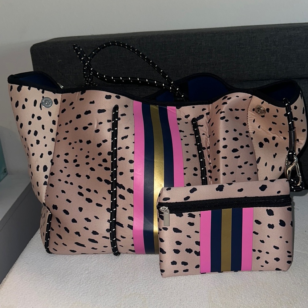 Leopard neoprene bag